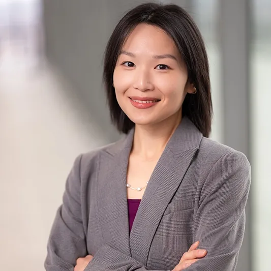Esther Kim headshot