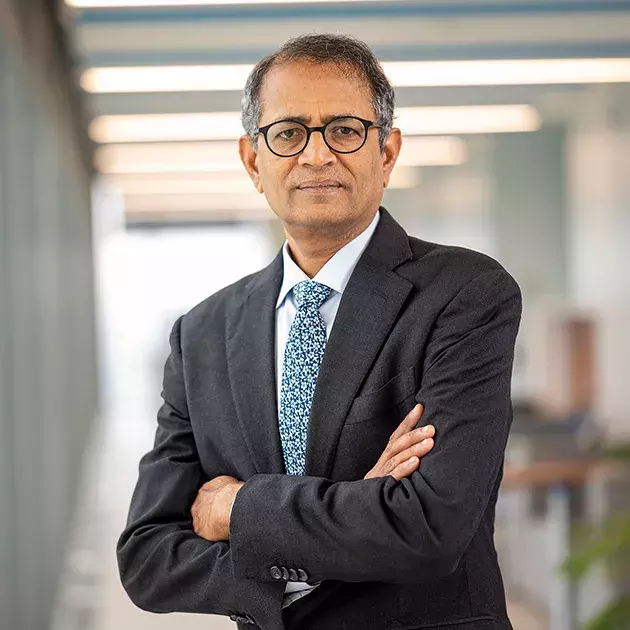 Nagpurnanand Prabhala, PhD Francis J. Carey, Jr. (Endowed) Professor portrait