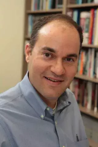 Matthew Kahn